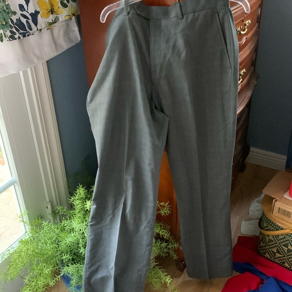 Stafford Mens Dress Pant. Grey. Size 34x32. Classic Fit